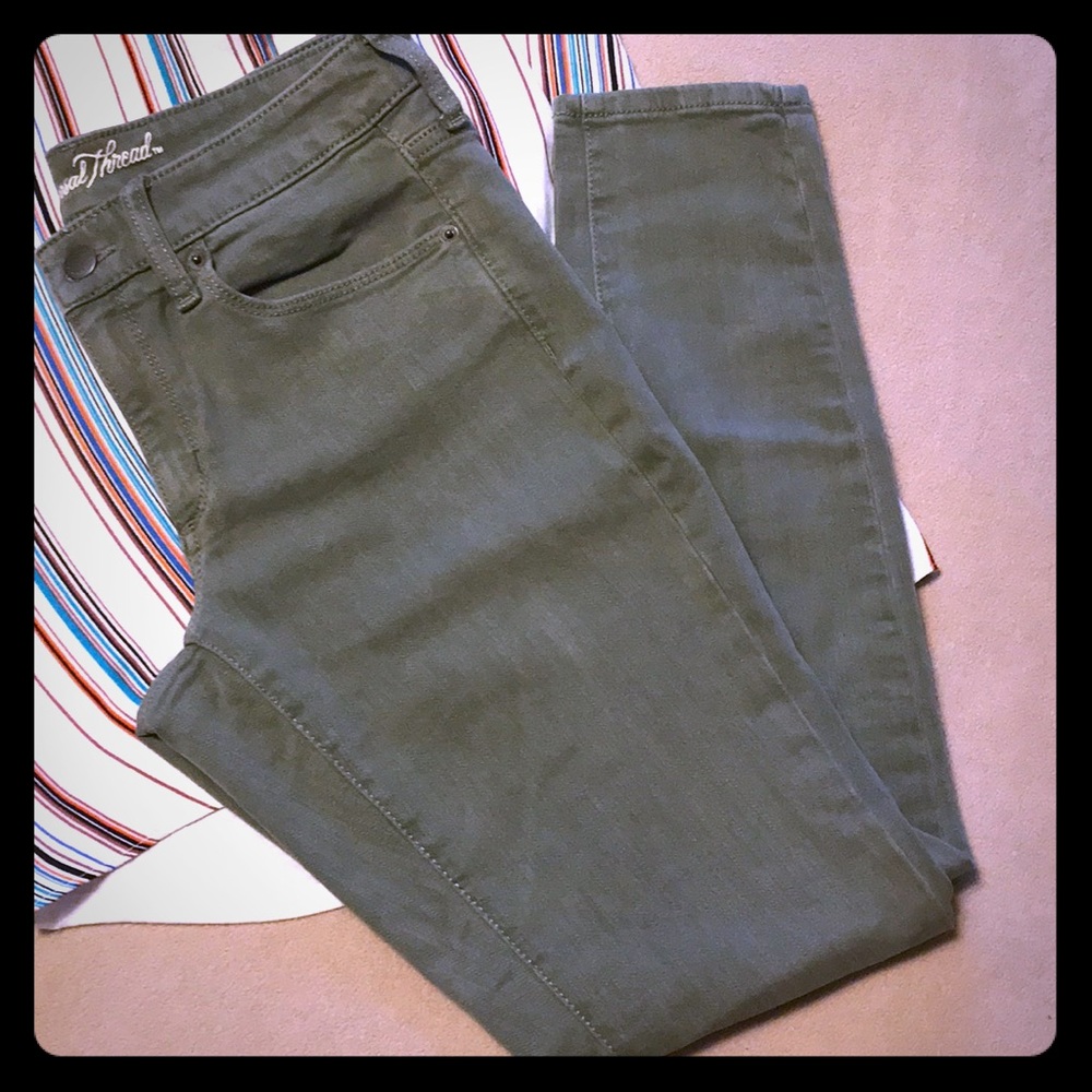 NWOT ✨ Skinny Mid-Rise Jeans ✨